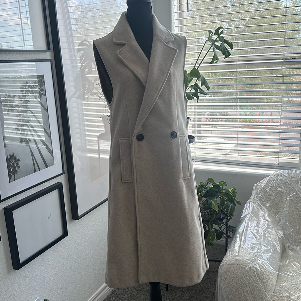 Zara sleeveless coat